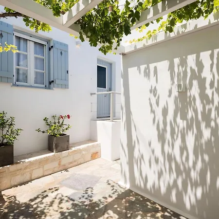 Michael Zeppos Apartment *