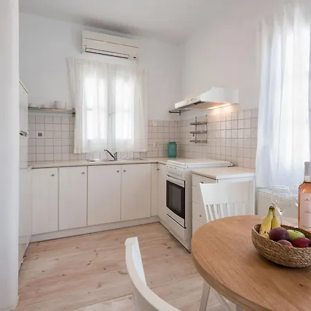Michael Zeppos Apartment Naousa (Paros)