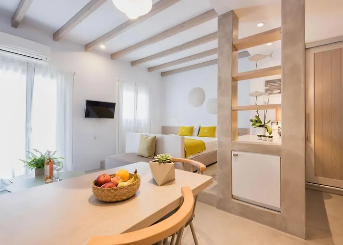 Michael Zeppos Naousa (Paros)