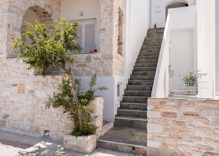 Michael Zeppos Naousa (Paros)