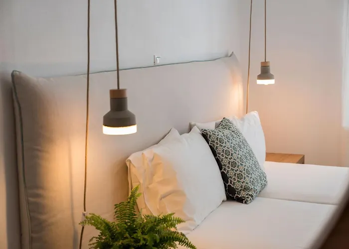 Michael Zeppos * Naousa (Paros)